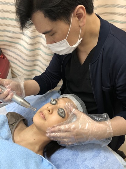 高階抗老 陳裕豪醫師 | 雞尾酒技術除斑抗老